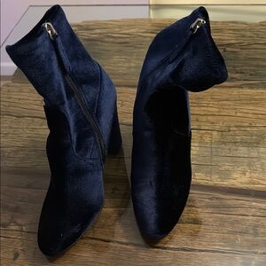 Steve Madden Blue Heeled Boots with Sleek Silhouette